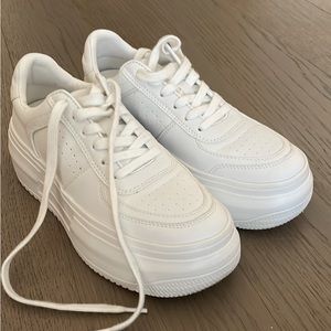 Steve Madden-Perrin Platform Sneaker